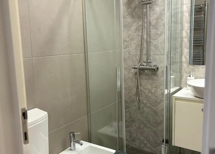 아파트 By River *