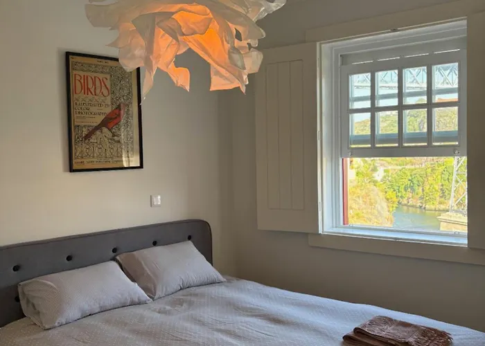 By River Apartman Porto