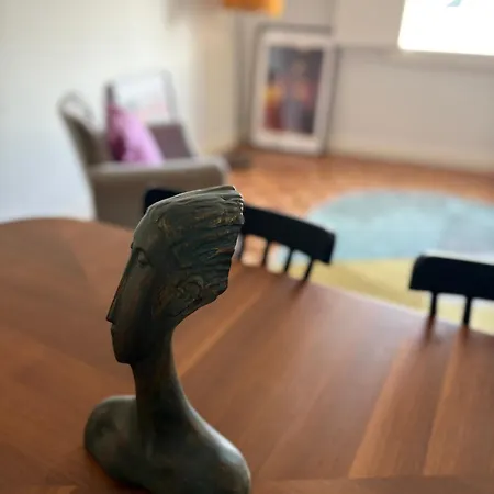 Apartment By River *