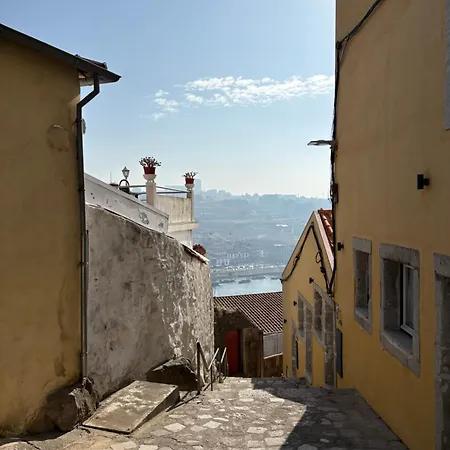 By River Apartment Porto