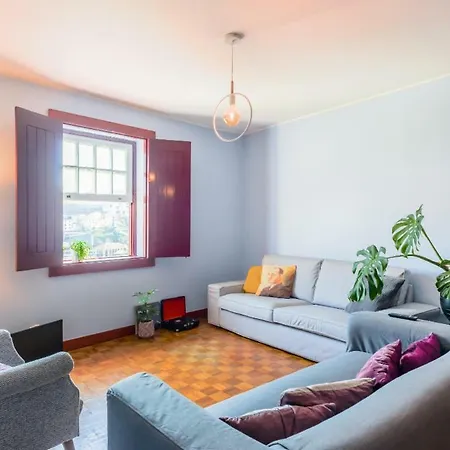 Apartment By River *